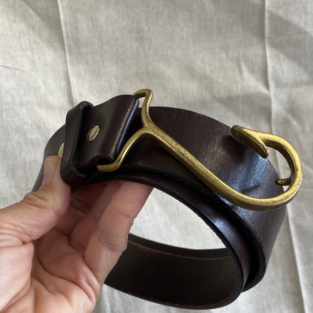 Brown Leather Men’s Belt with Brass Hook Buckle Vinyard Vines 38